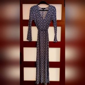 Lulu's Long-sleeved floor length dress